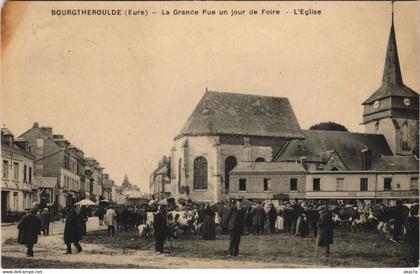 CPA BOURGTHEROULDE-La Grande Rue un jour de Foire-L'Église (43106)
