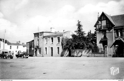 boussay * place de l'église * autos