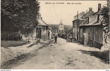 CPA BRAY-SUR-SOMME Rue de Corbie (25546)
