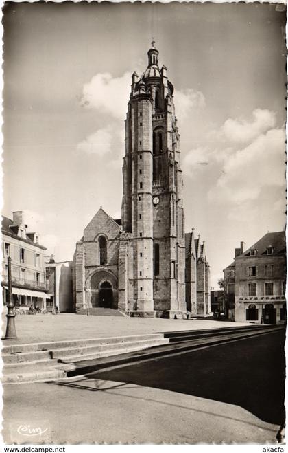 CPA BRESSUIRE - Église Notre-Dame (89544)