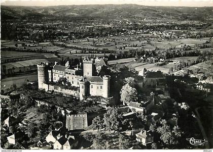 46 - Castelnau Bretenoux - Château de Castelnau - Vue aérienne - Carte dentelée - CPSM grand format - Voir Scans Recto-V