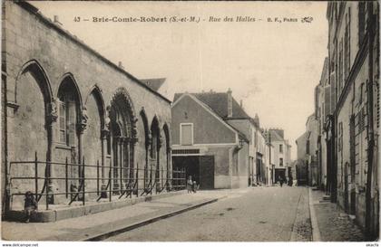 CPA BRIE-COMTE-ROBERT - Rue des Halles (120498)