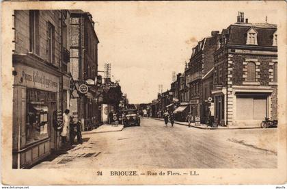 CPA BRIOUZE-Rue de Flers (29595)