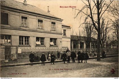 CPA BRY-sur-MARNE École des Garcons F. Fleury (869373)