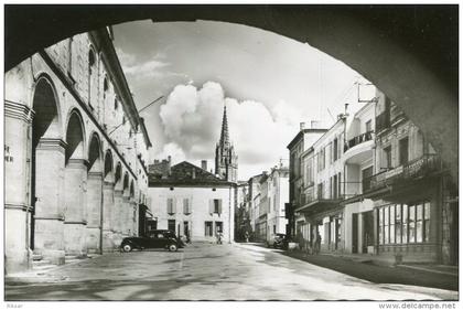 CADILLAC(GIRONDE) AUTOMOBILE