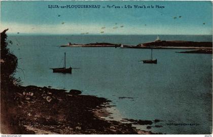 CPA Lilia-en-PLOUGUERNEAU - St-Cava - L'Ile Wrac'k et le Phare (252691)