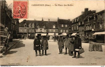 CPA CARROUGES - La Place des Halles (259381)