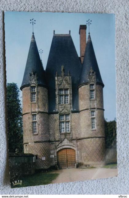 D92, Cpm, entrée du château de Carrouges, Orne 61