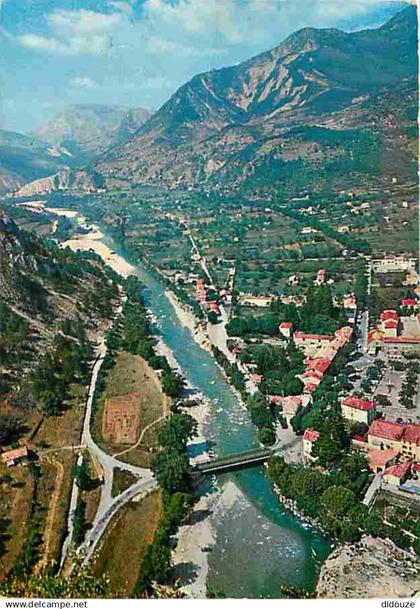 04 - Castellane - Castellane et le Verdon vus de Notre-Dame du Roc - CPM - Voir Scans Recto-Verso