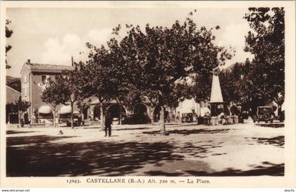 CPA CASTELLANE - La Place (142924)