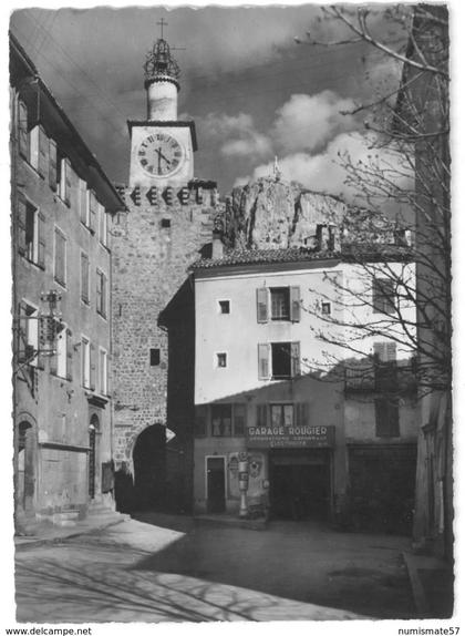 CPSM CASTELLANE - La Tour de l'Horloge - ( Garage Rougier ) - Collection Photoguy