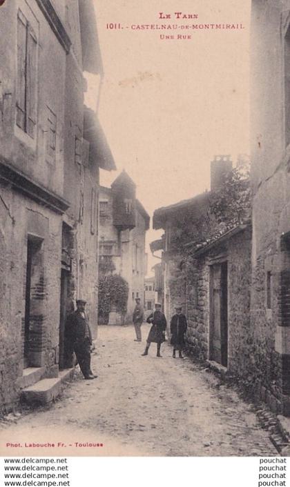 F18-81) CASTELNAU DE MONTMIRAIL (TARN) UNE RUE - ANIMEE - HABITANTS - ( 2 SCANS )