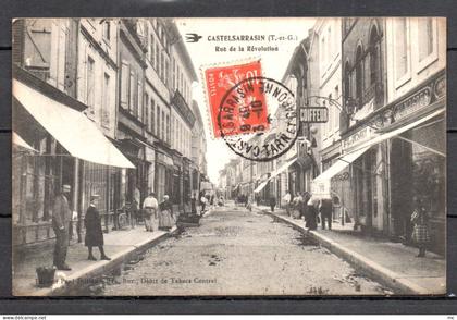 82 - Castelsarrasin - Rue de la Révolution - animée