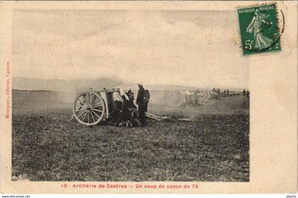 CPA CASTRES Artillerie de Castres - Un Coup de Canon de 75 (1087501)