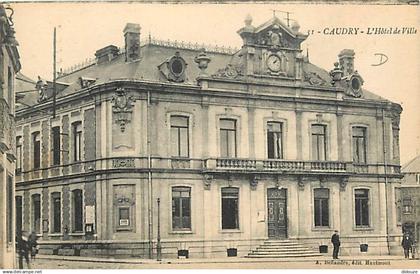 59 - Caudry - L'Hotel de Ville - Animée - CPA - Voir Scans Recto-Verso