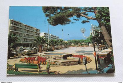 Cpm 1985, Cavalaire sur mer, place B. Gaillard, Var 83