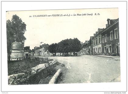 CHAMPIGNY SUR VEUDE - La Place