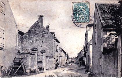 89 - Yonne - Champs sur Yonne - la grande rue