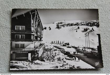 Cpm 1965, Chamrousse, le centre de la station et les pistes de la croix de Chamrousse, Isère 38