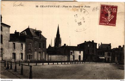 CPA CHANTONNAY - Place du Champ de Foire (637074)