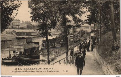 CPA CHARENTON-le-Pont - Le débarcadére des Bateaux Parisiens (44912)