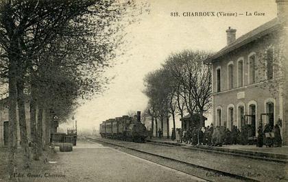 86 - CHARROUX - La Gare