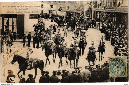 CPA CHATEAU-GONTIER - Fete des Fleurs - Cavaliers Gaulois - Palanquin (195038)