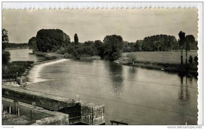 Chateauneuf sur Sarthe CHATEAUNEUF SUR SARTHE...ECLUSE ET LE BARRAGE...