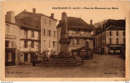 CPA Chateldon Place du Monument aux Morts FRANCE (1303443)