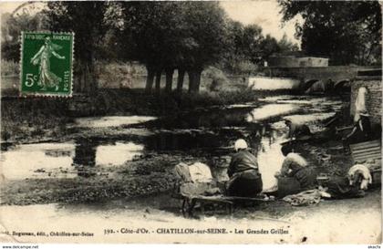 CPA CHATILLON-sur-SEINE - Les Grandes Grilles (175951)