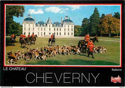 41 - Cheverny - Les piqueux et la meute de l'équipage de Cheverny devant le château - Chasse à Courre - Chevaux - Chiens