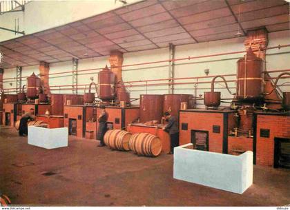 16 - Cognac - Au Pays du Cognac - Une Distillerie Charentaise - Cognac Bisquit - CPM - Voir Scans Recto-Verso