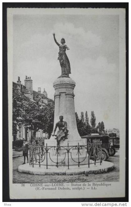 58 Cosne-Cours-sur-Loire statue marianne sépia    D58D  K58086K  C58086C RH057486