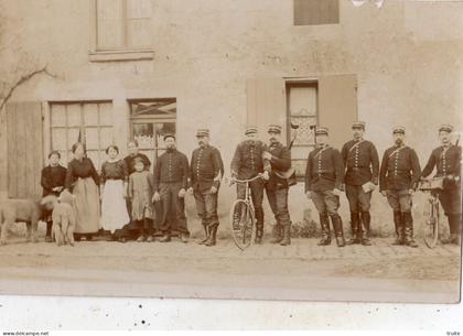 COURBEVOIE ? GROUPE DE GENDARMES  ( CARTE PHOTO )