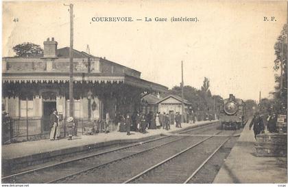 CPA Courbevoie La Gare Intérieur