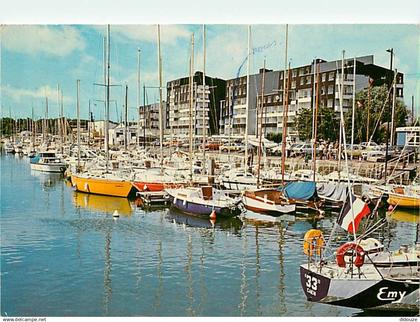 14 - Courseulles sur Mer - Le bassin des yachts et les nouvelles résidences - Immeubles - Bateaux - Flamme Postale de Co