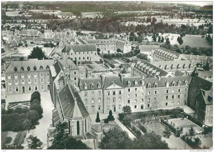 CPM - 22 - CREHEN - Congrégation de la Divine Providence - Maison Mère - Vue d'ensemble