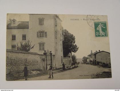 ISERE-DIEMOZ-ROUTE D'HEYRIEUX  ANIMEE