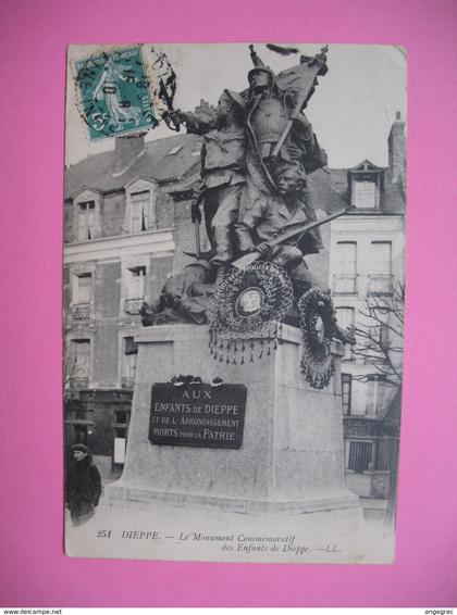 CPA Dieppe - Le Monument Commémoratif des Enfants de Dieppe  voyagé