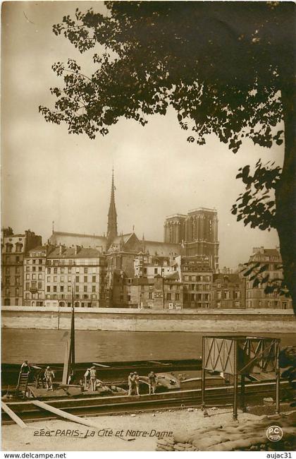 Dép 75 - Bateaux - Batellerie - Péniches - Paris - Arrondissement 01 ou 04 - La Cité et Notre Dame - état