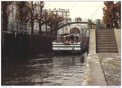 PARIS 75010 10 eme arrondissement : Ecluse des Recollets péniche croisière La Patache canal St Martin