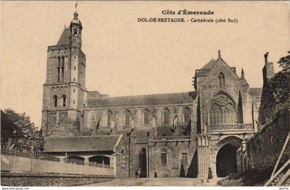 CPA DOL-de-BRETAGNE Cathedrale (1250876)