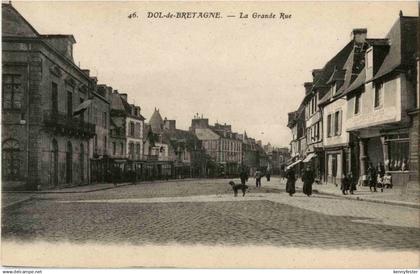 Dol de Bretagne - La Grande Rue