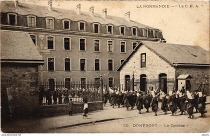 CPA Militaire Domfront - La Caserne (91134)