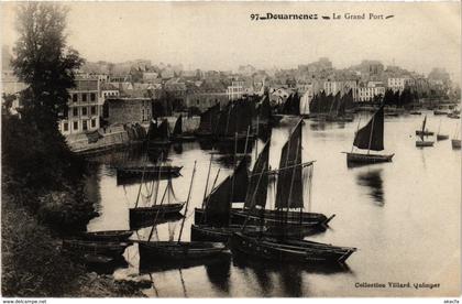 CPA DOUARNENEZ - Le Grand Port (985287)