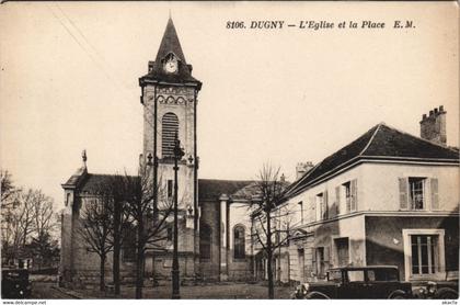 CPA DUGNY - L'Eglise et la Place (124070)