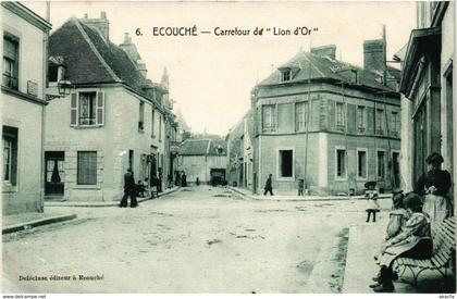 CPA ECOUCHE - Carrefour du Lion d'Or (259227)