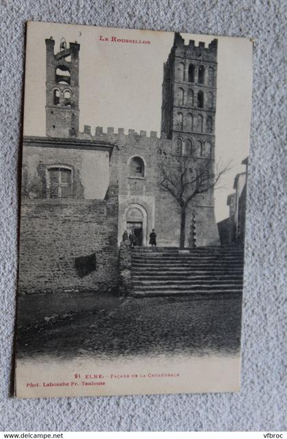 Elne, façade de la cathédrale, Pyrénées orientales 66