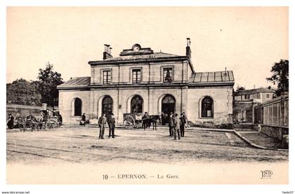 Epernon - La Gare