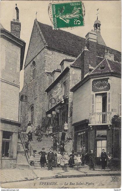 Epernon - La Rue Saint-Pierre